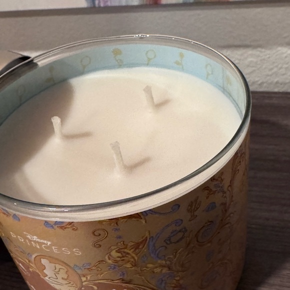 Princess Belle Candle Bath and Body Works - Picture 2 of 3